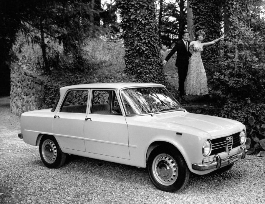  Alfa Romeo Giulia 1300 ti (105.39) 1967 года  (фото 7 из 7)